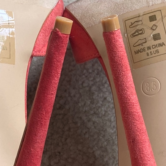 EUC, Faux Suede Heels in Coral, Size 8.5 - Picture 5 of 9